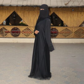 Maxi Brooch Abaya