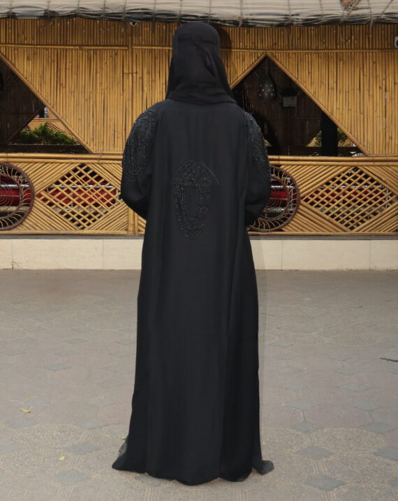 Maxi Brooch Abaya - Image 3